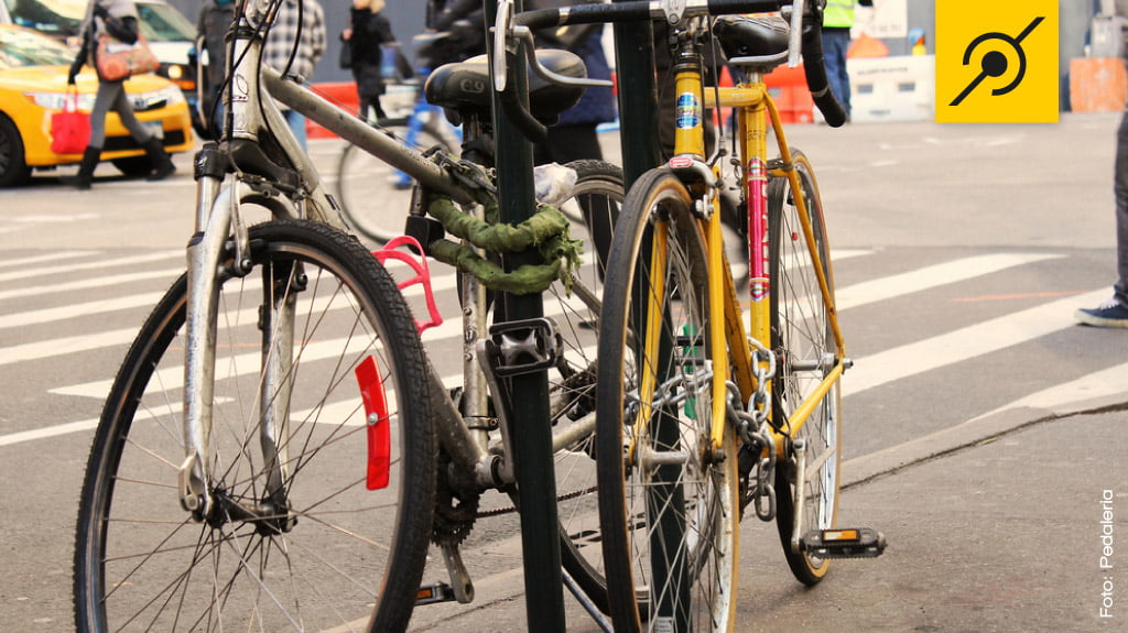 Bike compartilhada em NY- Bikes estacionadas na rua