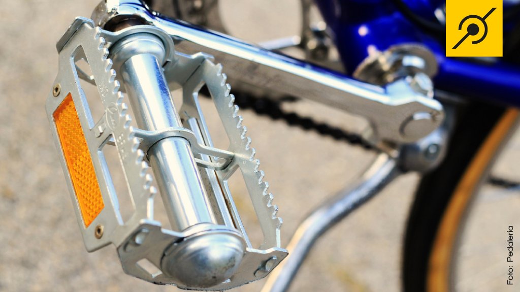 Detalhe do pedal com refletor