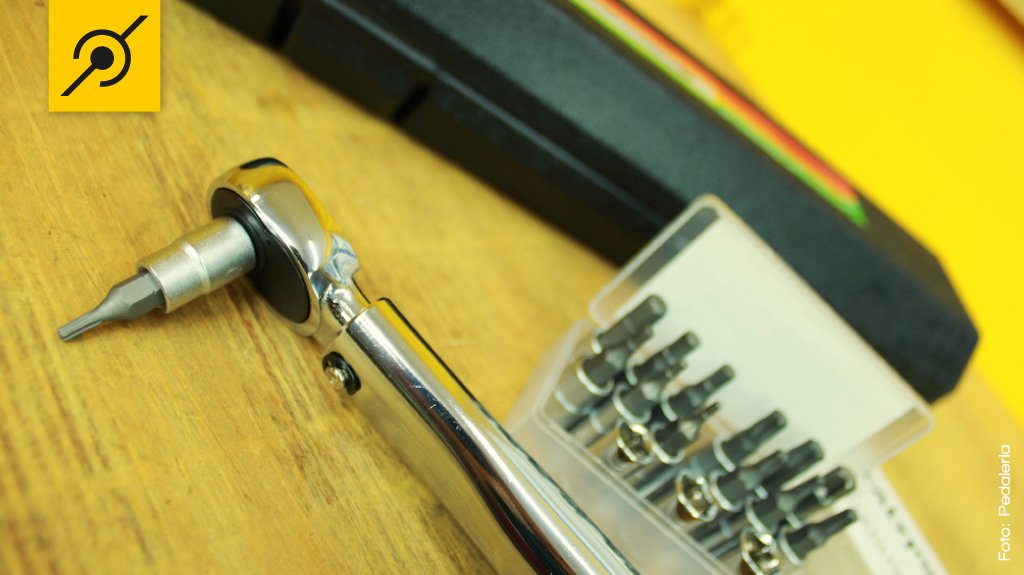 É possível utilizar uma série de ferramentas acopladas ao torquímetro, com encaixe de 1/4 de polegada.