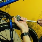 Bomba de calibrar suspensão